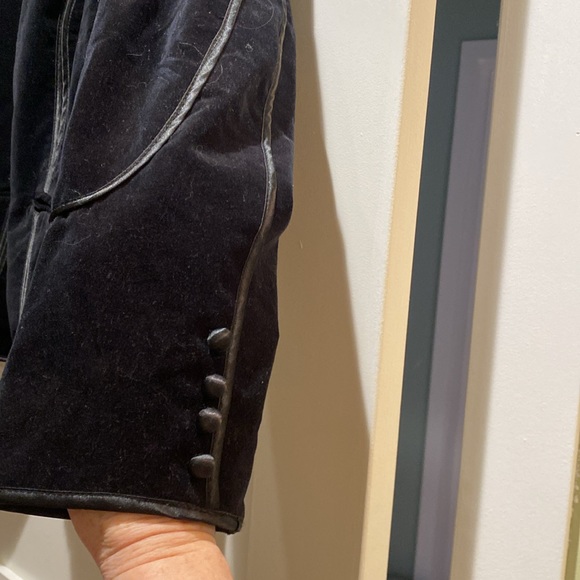 Black velour/velvet jacket. By Nygard. Womens size 16 - Picture 5 of 9